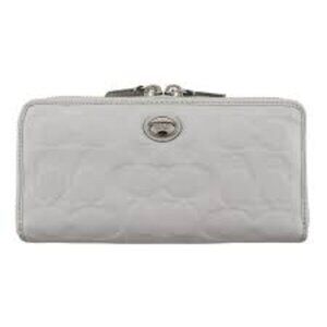 Coach Long Zip Around Wallet – Signature Leather in White & Silver